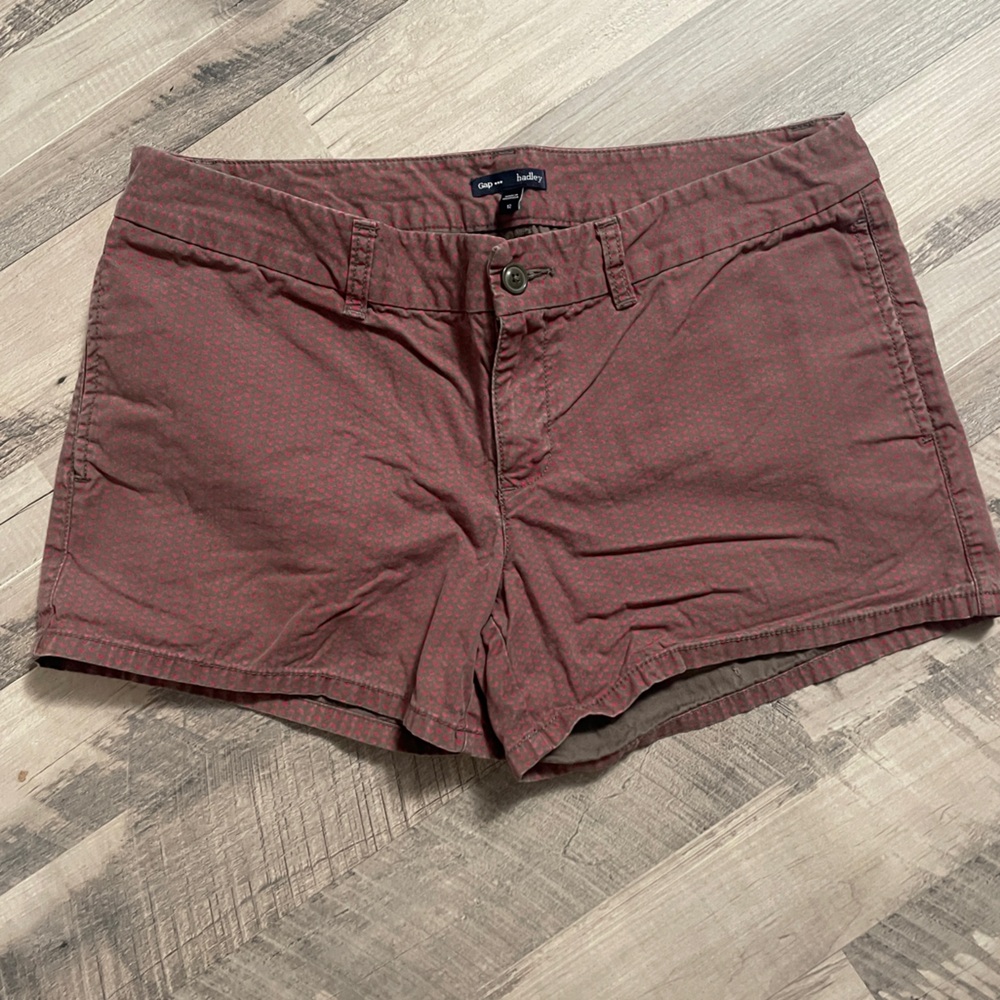 ⭐️ Gap Hadley shorts size 12 with heart pattern